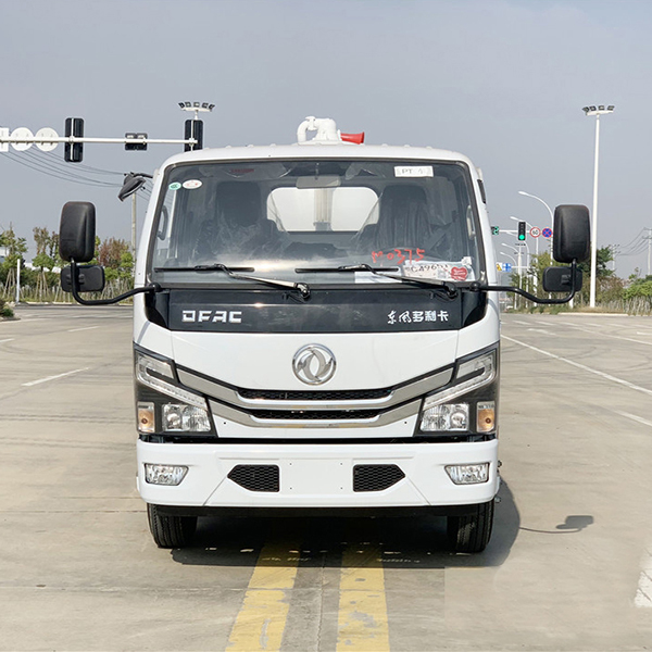 Dongfeng D6 suction truck 4.5 square