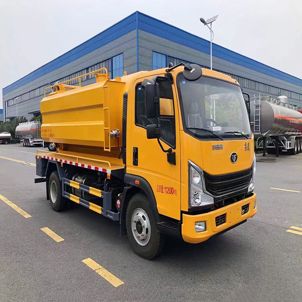 HOWO 10 square cleaning suction truck